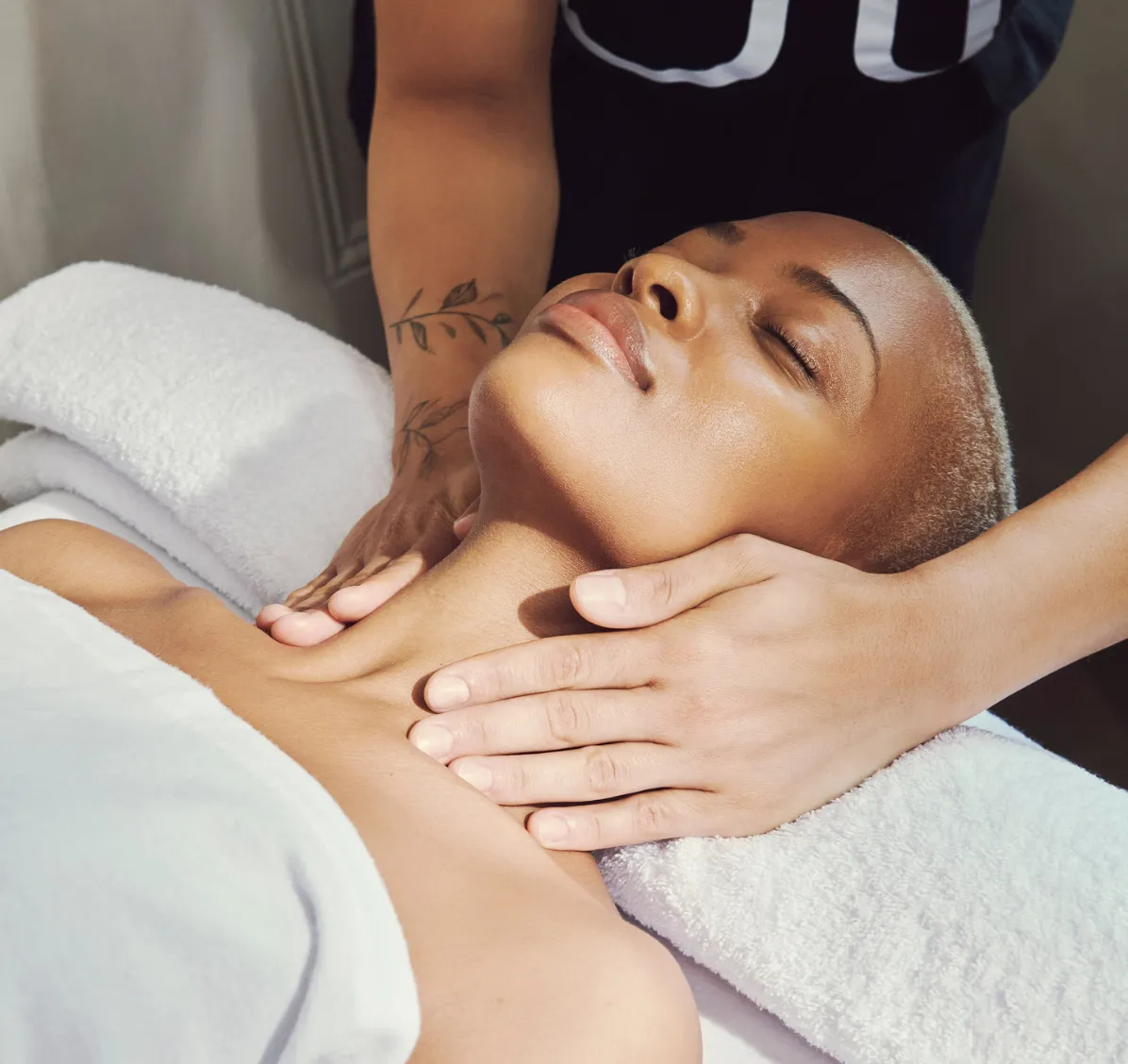 Manual lymphatic drainage massage